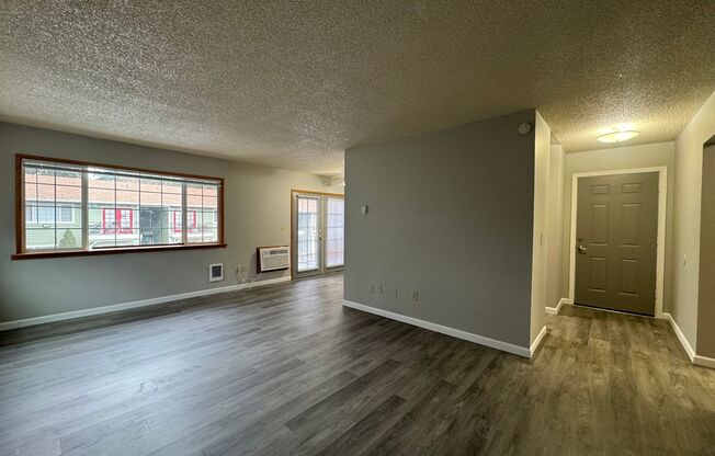 2 beds, 1 bath, 825 sqft, $1,475, Unit 14