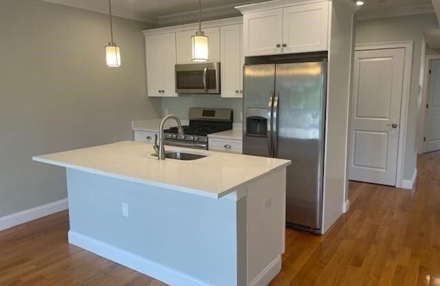 2 beds, 1.5 baths, 900 sqft, $2,750, Unit 4