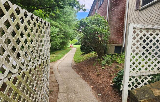 1 bed, 1 bath, 663 sqft, $1,500, Unit D-K1