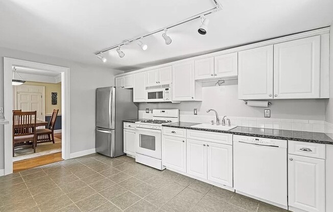 14 SCHOULER CT