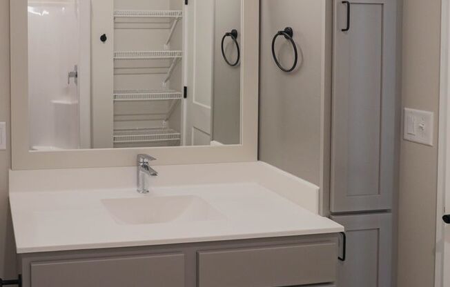 2 beds, 2 baths, 952 sqft, $2,200, Unit 201