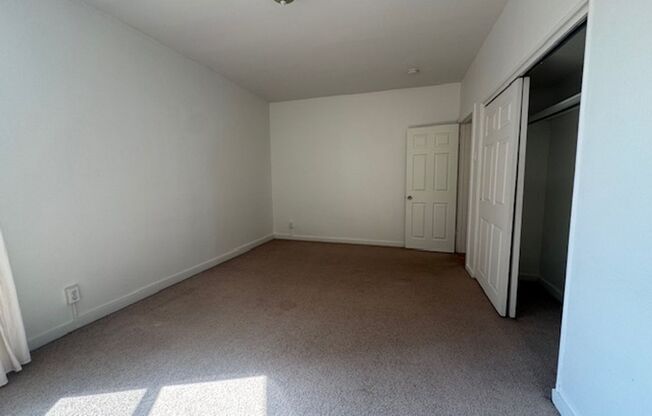 2 beds, 1 bath, 830 sqft, $2,290, Unit 3510 Louisa St. #05