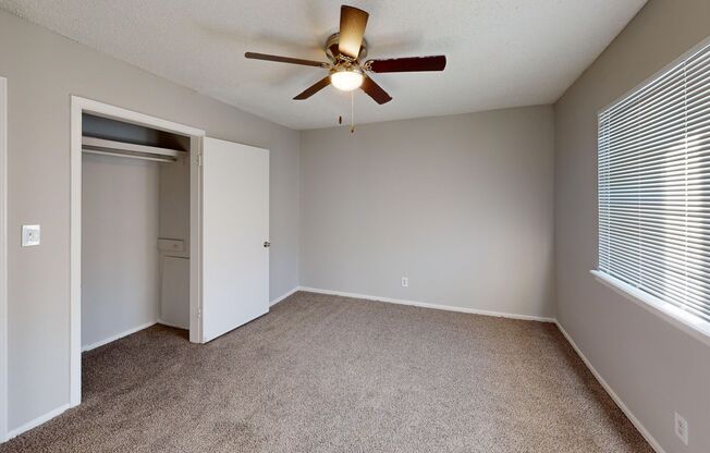 3 beds, 2 baths, 1,088 sqft, $1,300