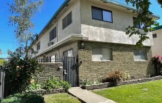 2253 2 AVE
