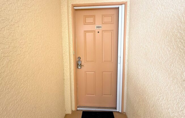 FIRST MONTH'S RENT FREE! 2/2 Condo in SW Cape Coral, Resort Style Living!