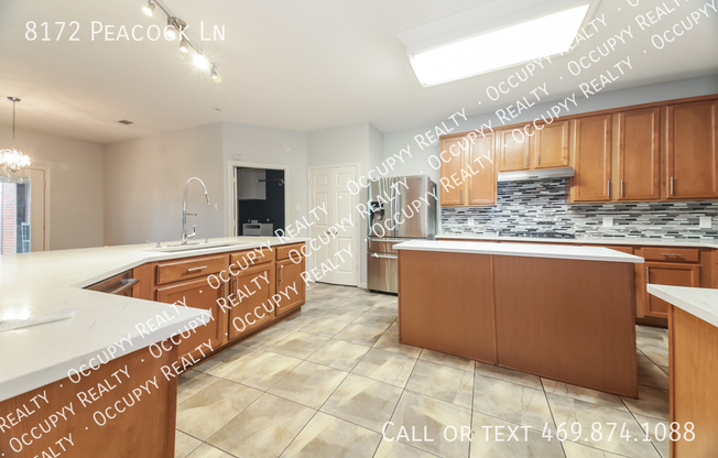8172 PEACOCK LN