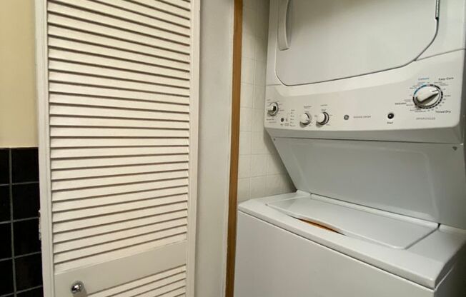 1 bed, 1 bath, 941 sqft, $1,450, Unit PH08