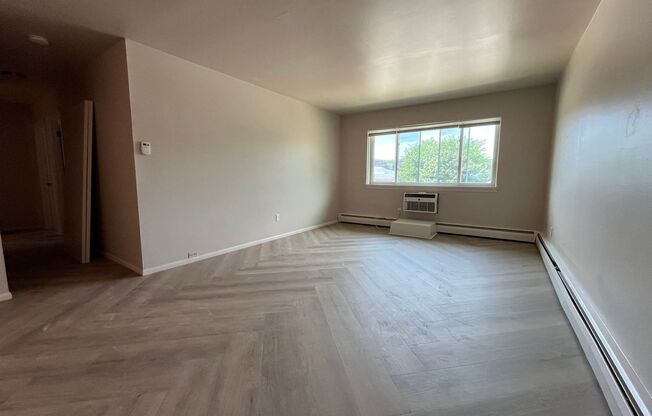 2 beds, 2 baths, $1,495, Unit 222