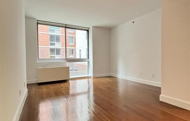 2 beds, 2 baths, 922 sqft, $5,795, Unit 14P