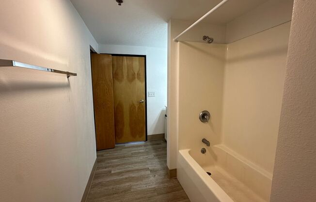 2 beds, 1 bath, 815 sqft, $1,725, Unit 508