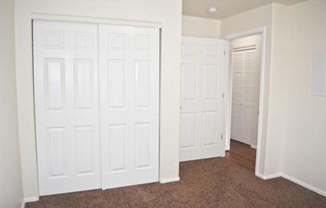 3 beds, 2 baths, 1,090 sqft, $1,595, Unit C