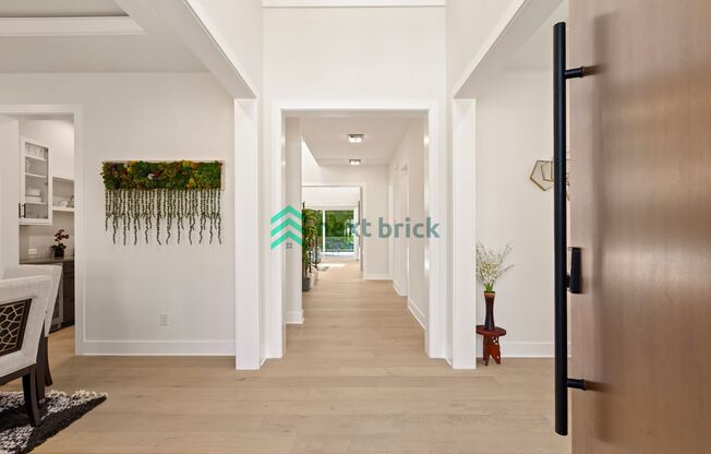 Luxury Meets Innovation | Stunning 5Bed, 5.5 bath Bellevue Home with Smart Lighting and Shades