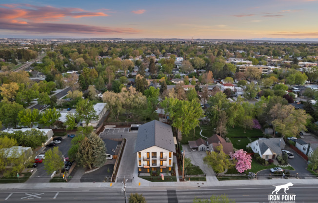 2219 W Kootenai St