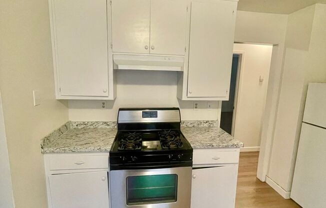 1 bed, 1 bath, $1,800, Unit Unit 1