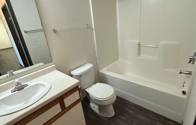 2 beds, 1 bath, 900 sqft, $825, Unit 311