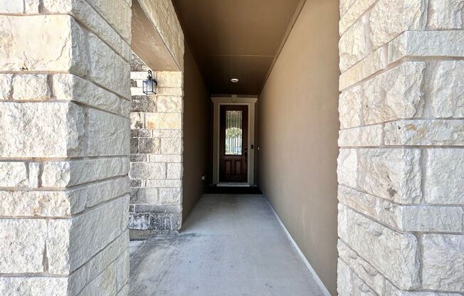 Modern 5/BR 3/BA Home with Spacious Living & Luxury Features