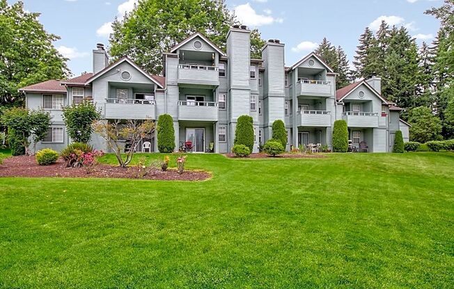2 beds, 1 bath, 898 sqft, $1,865, Unit D303