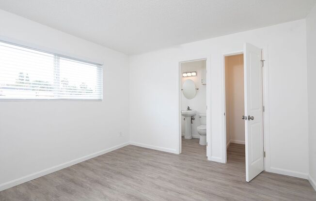 1 bed, 1 bath, $1,995, Unit 12