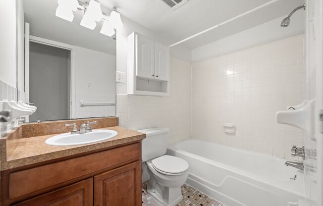 1 bed, 1 bath, 770 sqft, $1,795, Unit A11