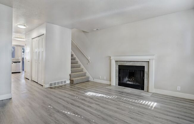 2 beds, 1.5 baths, 1,100 sqft, $1,795, Unit 033