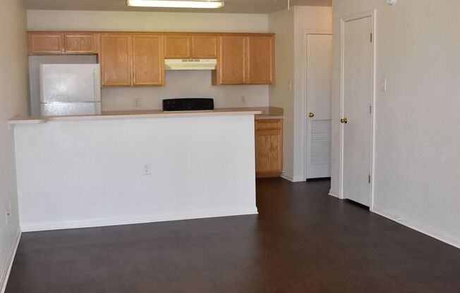 1 bed, 1 bath, 700 sqft, $725, Unit 207-STILL OCCUPIED BY RESIDENT