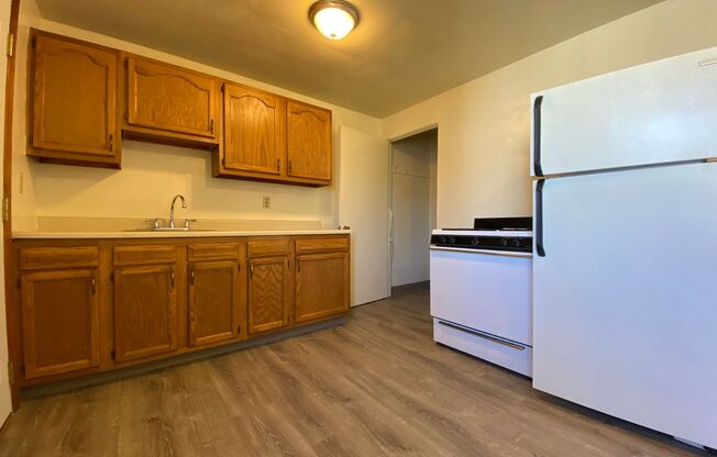 Outstanding Two Bedroom in Cheswick! Central A/C, Off-Street Parking & More!! Call Today!