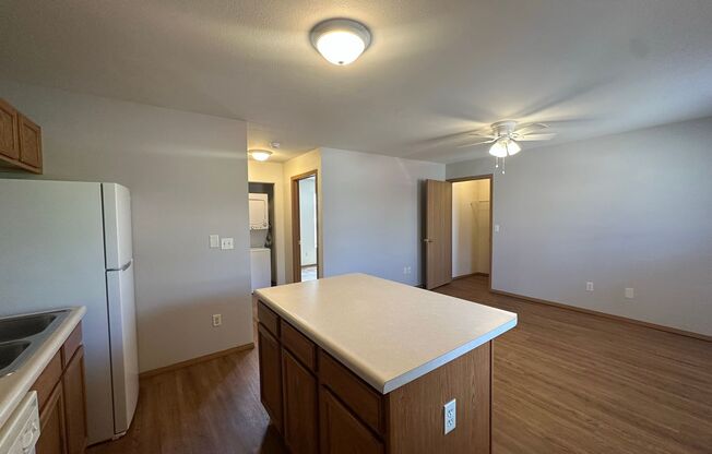 1 bed, 1 bath, 600 sqft, $975, Unit 02 #10