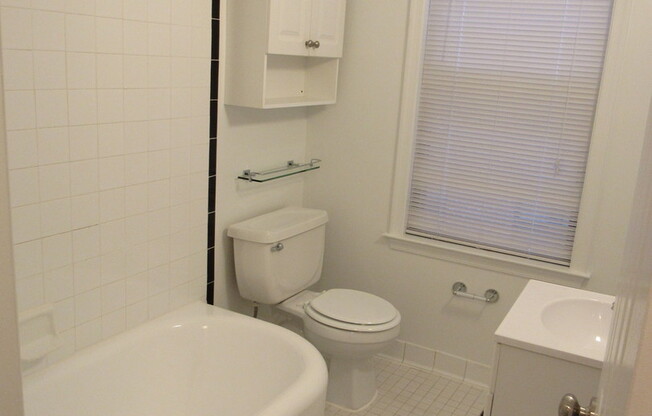 1 bed, 1 bath, 655 sqft, $2,850, Unit H604