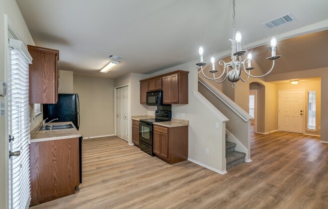 1504 BIG THICKET DR