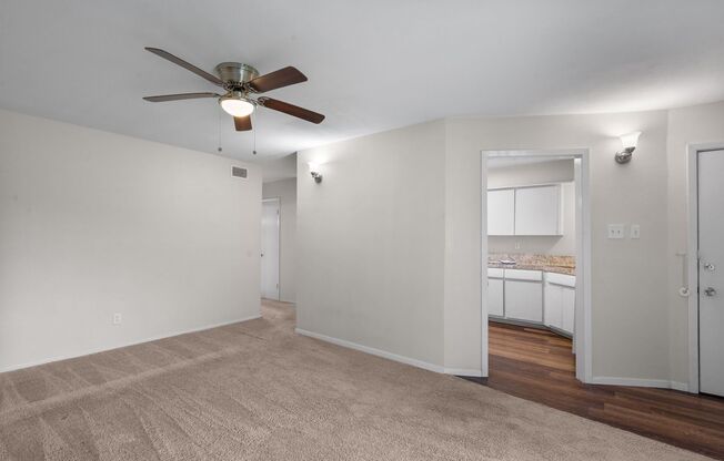 1 bed, 1 bath, 648 sqft, $1,075, Unit #4