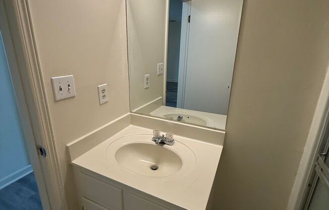 2 beds, 2 baths, 1,200 sqft, $1,395, Unit 406-4