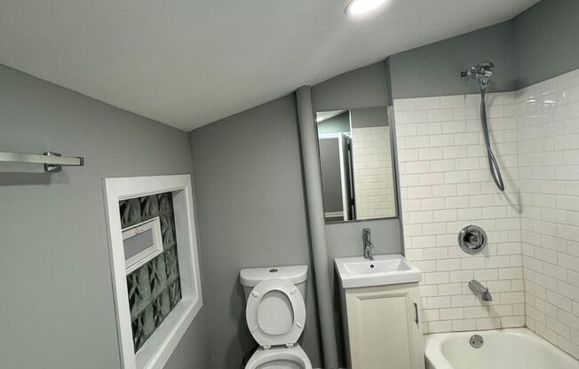 Rehabbed 2-bedroom, 2-bathroom house located in Jeffery Manor