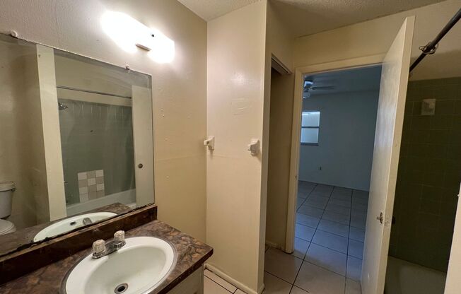 2 beds, 1 bath, $1,600