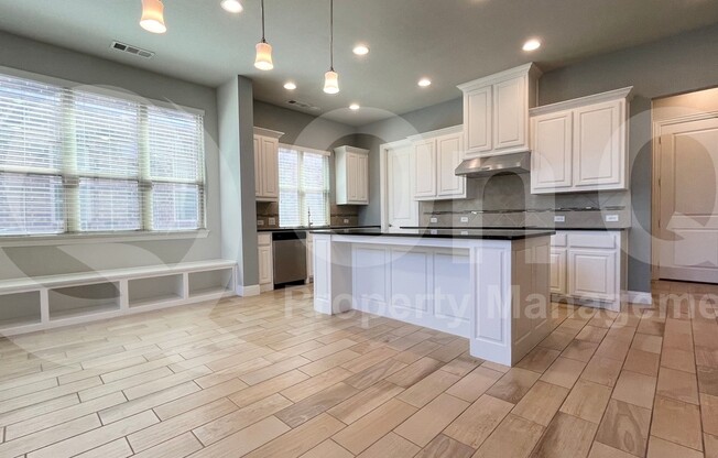 7005 GOLF CLUB DR