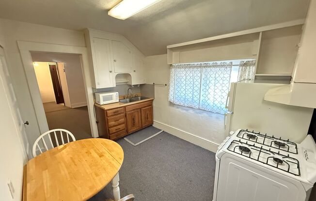 302 S 8th Ave