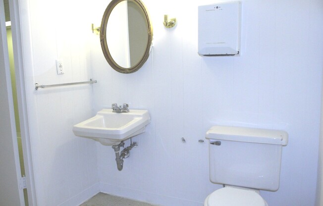 2 beds, 1 bath, 2 sqft, $975, Unit #150