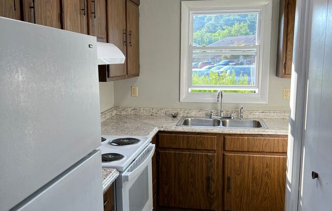 2 beds, 1 bath, 1,056 sqft, $1,195, Unit 8-F