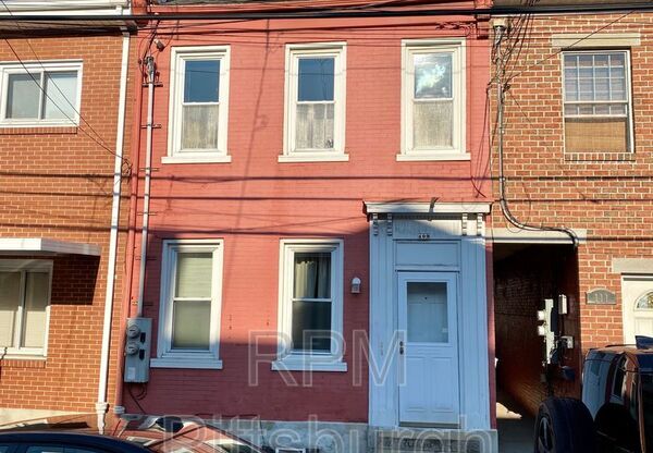 109 S 13 ST