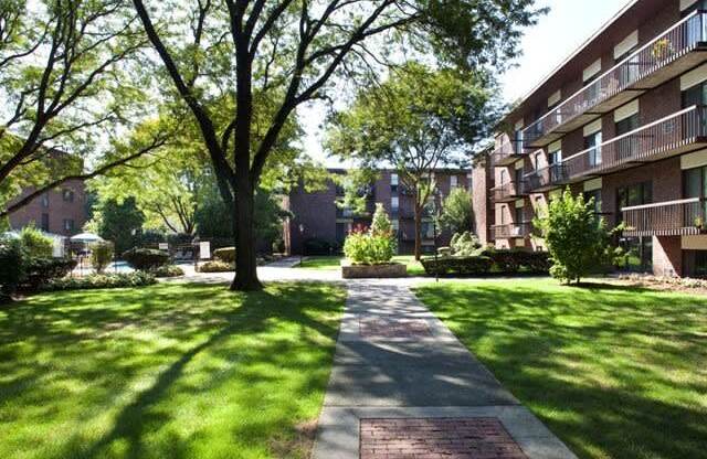 Quincy Commons Courtyard 