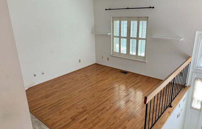 Gorgeous 2-Bedroom Townhome Near the Art Museum! One-Car Garage Included!