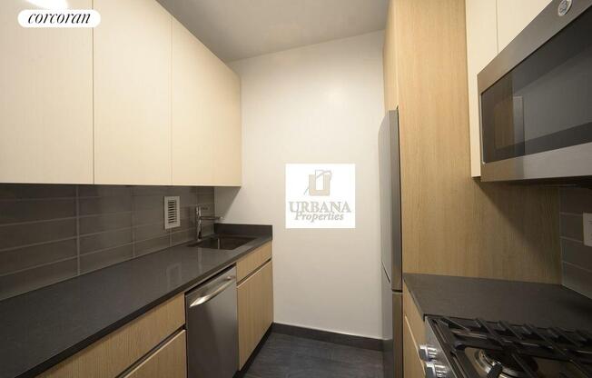 2 beds, 2 baths, $7,150, Unit 21D