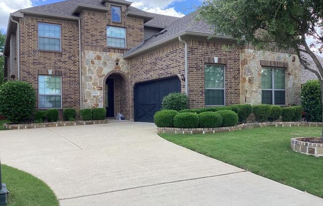 1704 HICKORY CHASE CIR