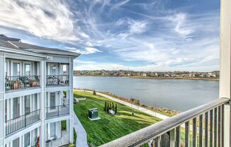 1 bed, 1 bath, 695 sqft, $1,296, Unit 1010 on the Lake - One Bedrooms with Courtyard and Lakeviews