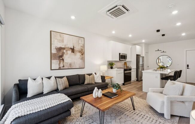 1 bed, 1 bath, 590 sqft, $1,540, Unit D210
