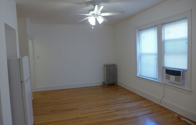 Studio, 1 bath, 400 sqft, $1,175, Unit 311