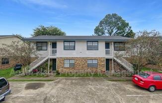 702 NAVARRO DR