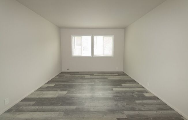 2 beds, 1 bath, 784 sqft, $1,100, Unit 1802 2W