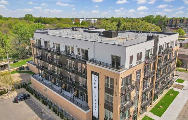 Liffey on Snelling | High End Apartments in St. Paul, MN