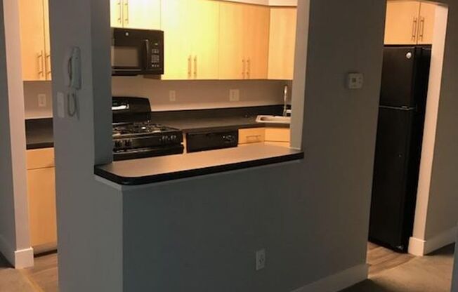 3 beds, 2 baths, 1,100 sqft, $1,800, Unit 814E
