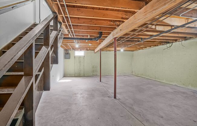 3 beds, 1.5 baths, 1,150 sqft, $1,599, Unit 2025